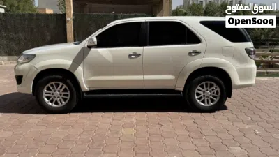 Toyota Fortuner Standard 3