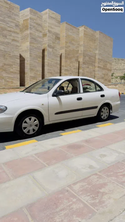 Nissan Sunny Standard 4