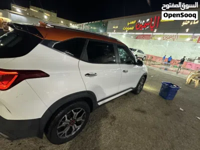 Kia Seltos EX 3
