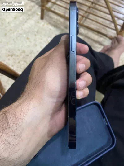 iPhone 12 Pro max بحالة ممتازة 3