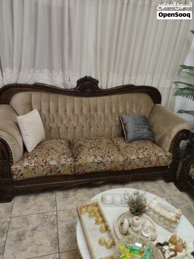 طقم كنب من 7مقاعد حفر خشب زان بحالة جيدة جدا 3