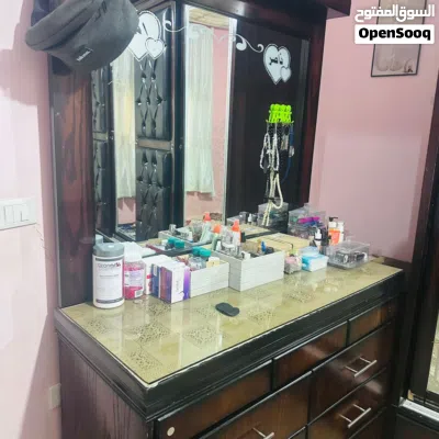 غرفه لاتيه 18 مع زان استعمال بسيط لمده شهرين خزانه سحاب اربع درف زائد ثلاث جوارير تحت ولا قحطه فيها 4
