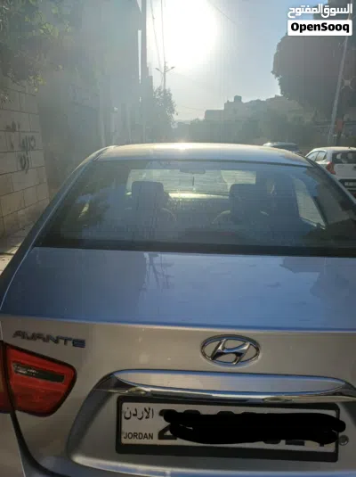 هيونداي افانتي Standard 3