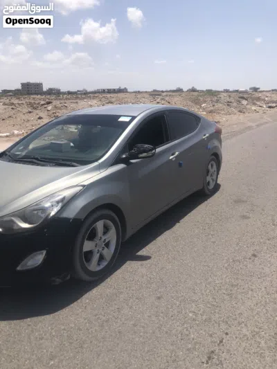 Hyundai Elantra Limited 4