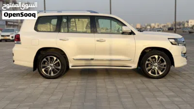 Toyota Land Cruiser GXR 3