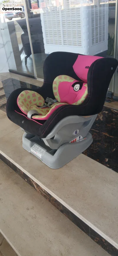 مقعد سيارة للأطفال (Car Seat) من الماركة الكورية المعروفة Allo&Lugh.يأتي المقعد بتصميم مخصص 4
