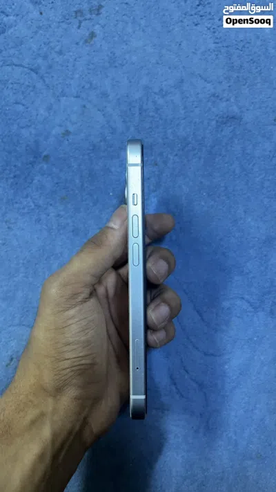 ايفون 15 العادي 4