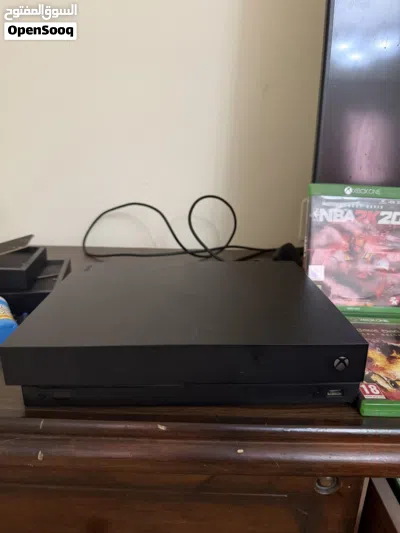 Xbox One X 1 TB With Games 2