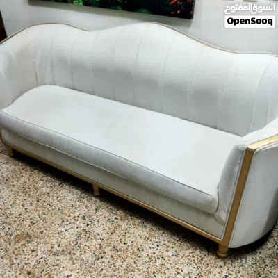 كنبة كبيرة تسع لثلاث اشخاص لون سكري 2