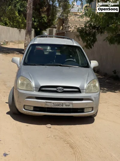 كيا كارينز Standard 2