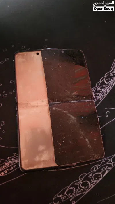 moto razor 40u broken screen 4