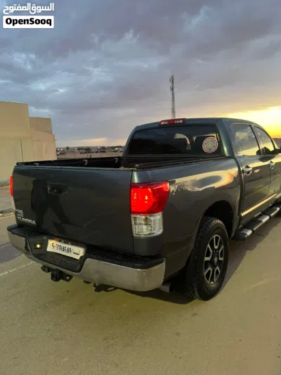 Toyota Tundra SR5 4