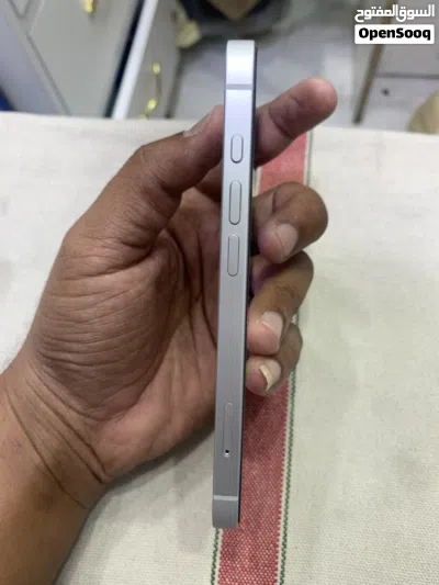 Iphone 16 e 4