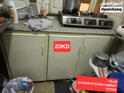 URGENT SALE kitchen cabjnet for cheap price leaving kuwait 2