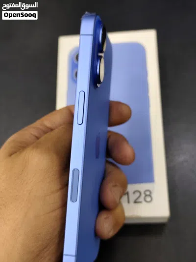 iphone 16 وارد شرق اوسط مع الكرتونه بحالة الجديد 3