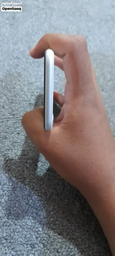ايفون SE2020 4