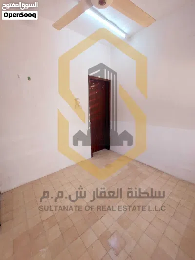 غرفة مع حمام خاص للشباب العمانيين في الخوض بالقرب من شارع نماء / الوصف مهم 2