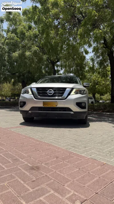 Nissan Pathfinder SL 3