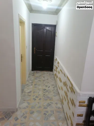 شقه سوبر للبيع بالزهور مقابل مجمع الجنوب بالاسكانات الجديده عمر البناء 12 سنه بس انسكنت سنتين 2