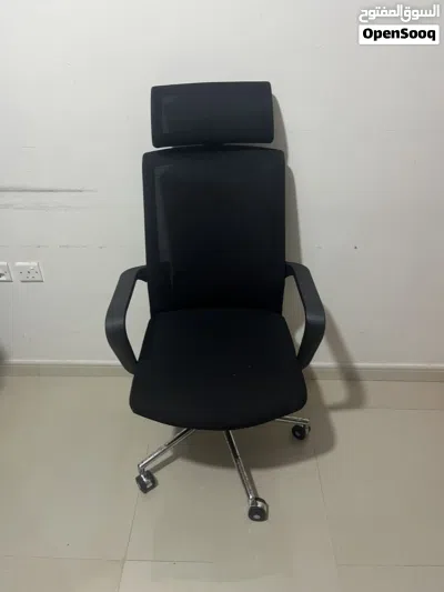 Ergonomic Mesh Office Chair with Headrest – Excellent Condition 2