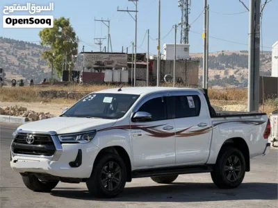 Toyota Hilux SR5 2