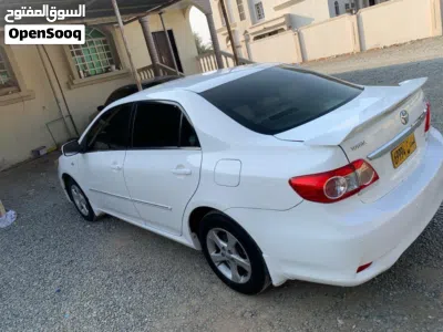 Toyota Corolla LE 4