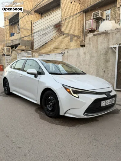 Toyota Corolla LE 3