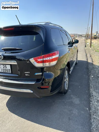 Nissan Pathfinder SV 4