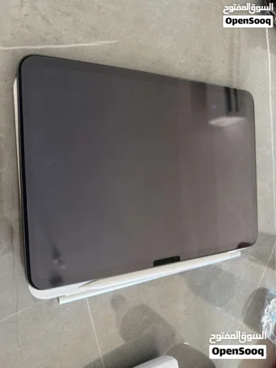 iPad Pro 11-inch (M4) w/ Original Keyboard and Latest gen apple pen 2