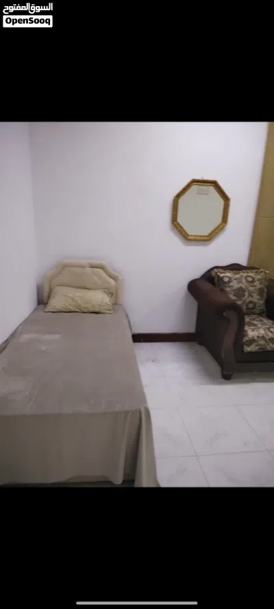 في صلالة شقة واستديو ومحلات 3