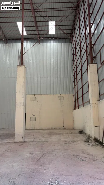 مستودع كبير + شقة للايجار بصناعية كرشا 3