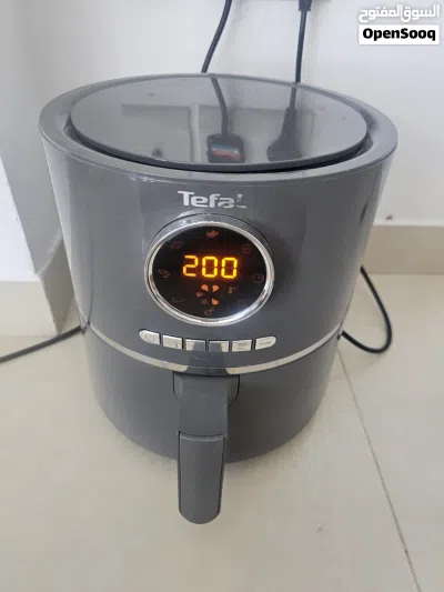 Tefal Air Fryer URGENT SALE 24omr 2