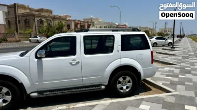 Nissan Pathfinder XE 4