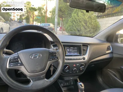 Hyundai Accent SE 2