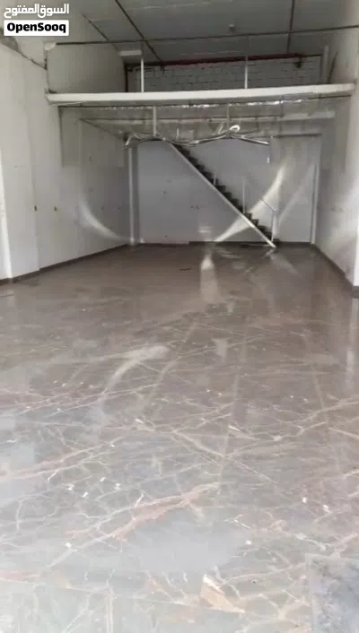 كراج للايجار 100 متر +سندره على شارع رئيسي 3