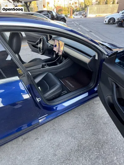 Tesla Model 3 Mid Range 3