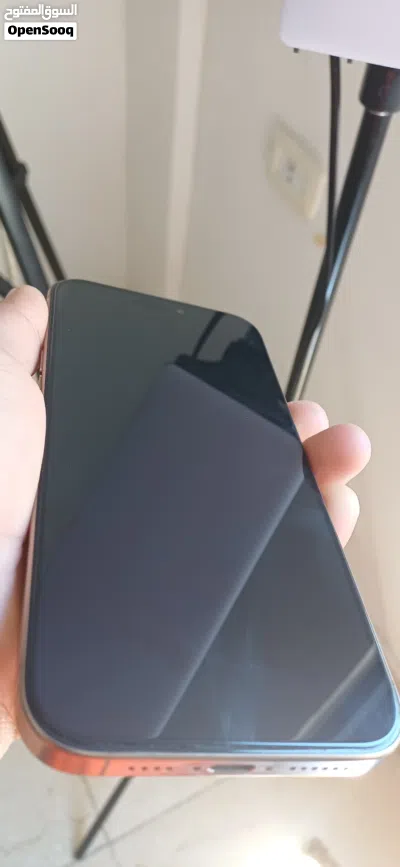 iPhone 16 Pro Max 256GB ذهبي خطين بطارية 93% نظافة وكالة 4
