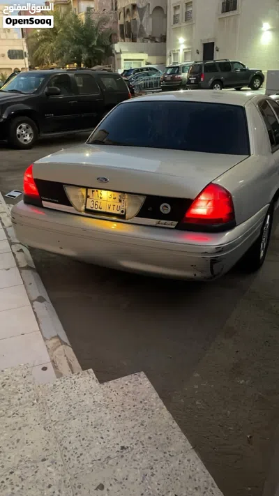 فورد كراون فكتوريا Standard 4