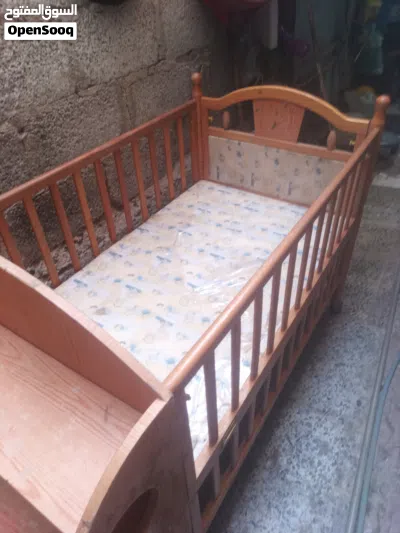 سرير اطفال 2