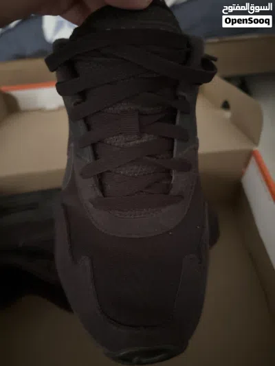 Nike shoes that isn’t available in Oman and worth a lot and you can’t find a better price and comfy 2