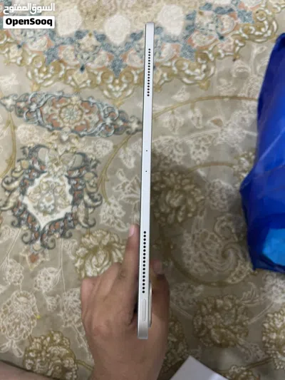 ايباد ابرو12.9 قيقا256 الجيل الرابع نضيف ولا ختش مو مبدل شي اخو الجديد نسبه البطاريه 98 4