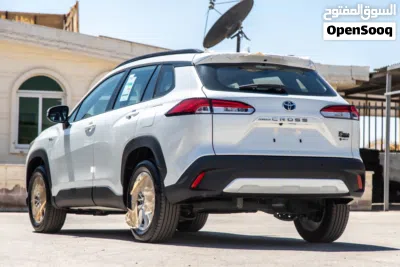Toyota Corolla Cross XLE 3