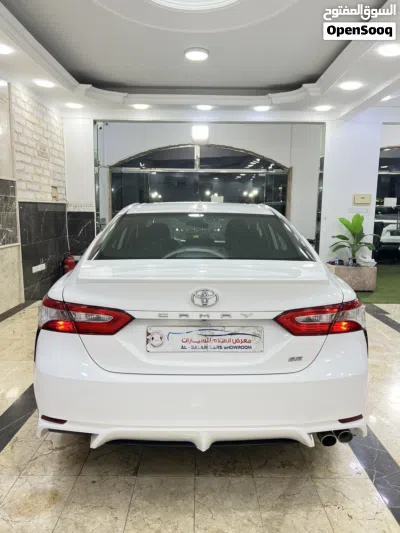 Toyota Camry LE 4