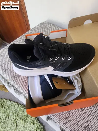 Orignal nike shoe for sale new unused with box size 40. 3