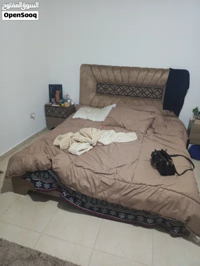 غرفة نوم ليمنيت كامله خزانه وسرير مزدوج وتواليت وكمودينه 3