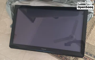 - تلفزيون Hitachi -(42 انش) - 40 ريال عماني تلفزيون panasonic -(50 انش) 50 ريال عماني 2