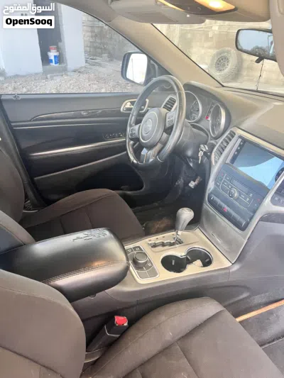 Jeep Grand Cherokee Laredo 3