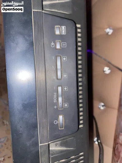 شاشه سوني ب 5 ريال مشكله في الالوان تصليحها وخيص 2