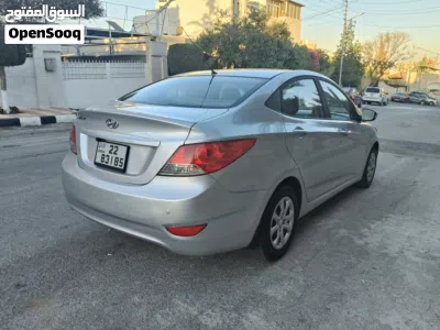 Hyundai Accent Standard 3
