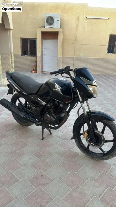 هوندا يونيكورن 4